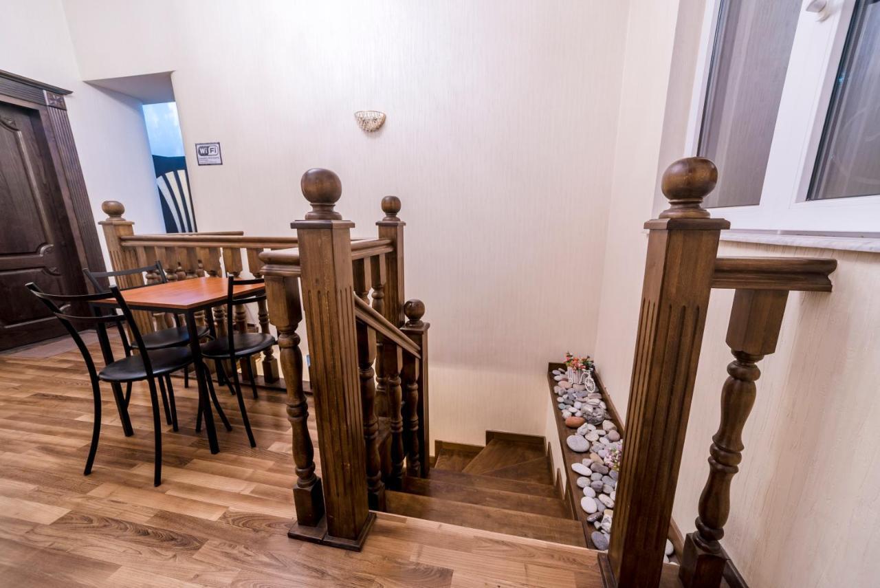 Cleopatra Palace Hostel Tbilissi Extérieur photo