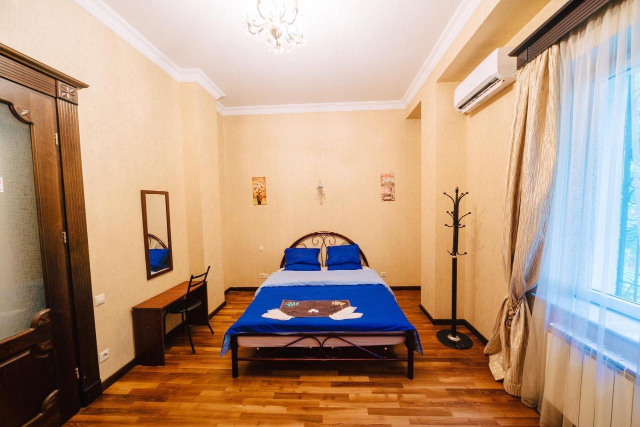 Cleopatra Palace Hostel Tbilissi Extérieur photo