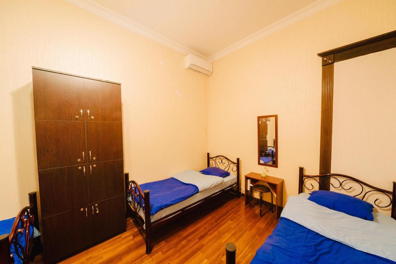 Cleopatra Palace Hostel Tbilissi Extérieur photo