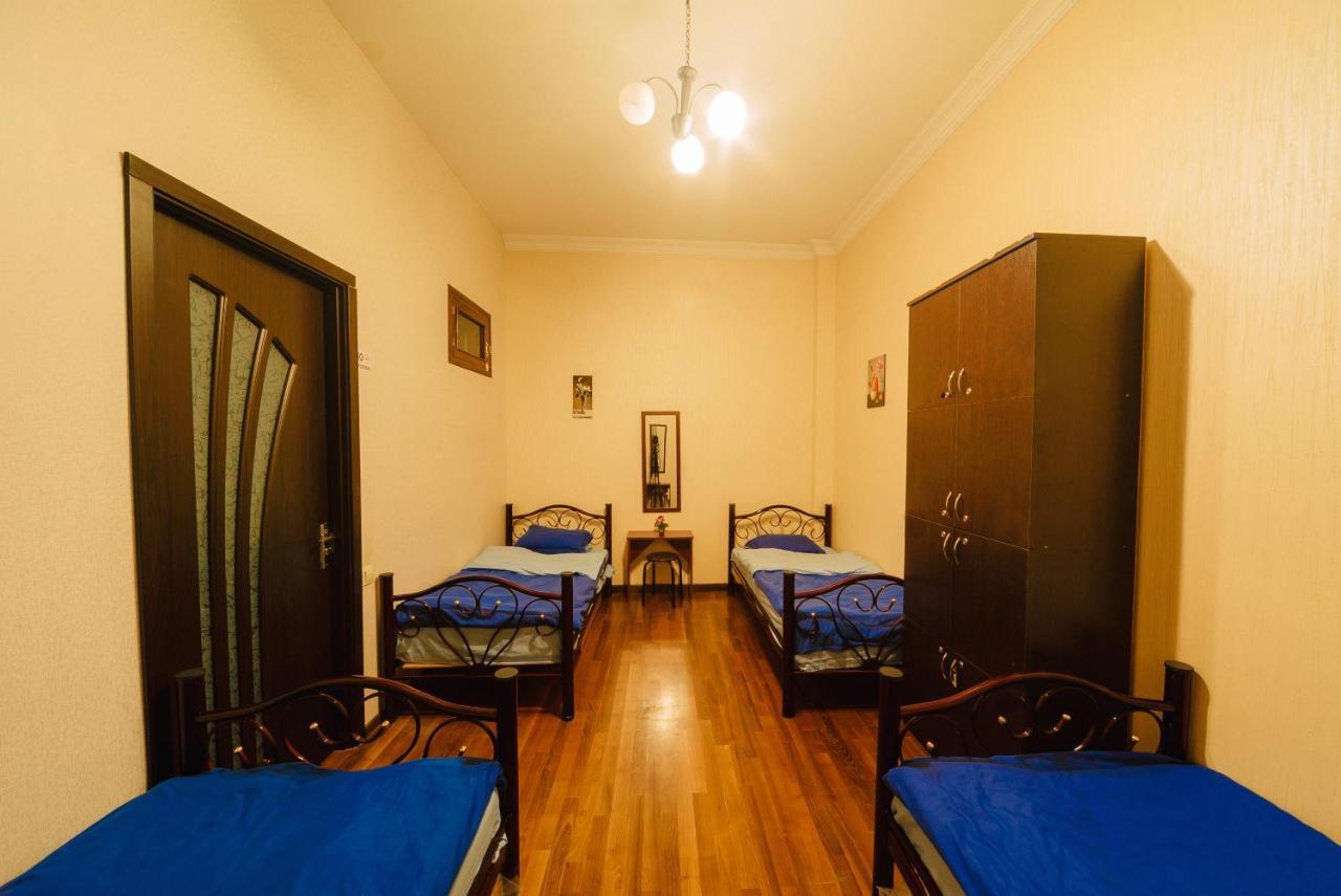 Cleopatra Palace Hostel Tbilissi Extérieur photo