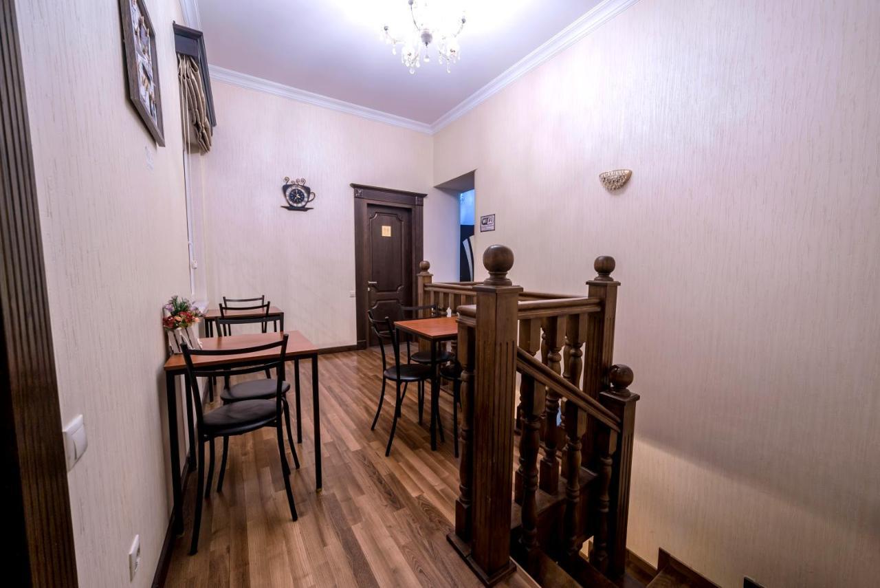 Cleopatra Palace Hostel Tbilissi Extérieur photo