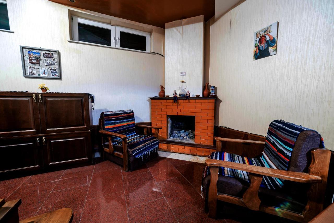 Cleopatra Palace Hostel Tbilissi Extérieur photo