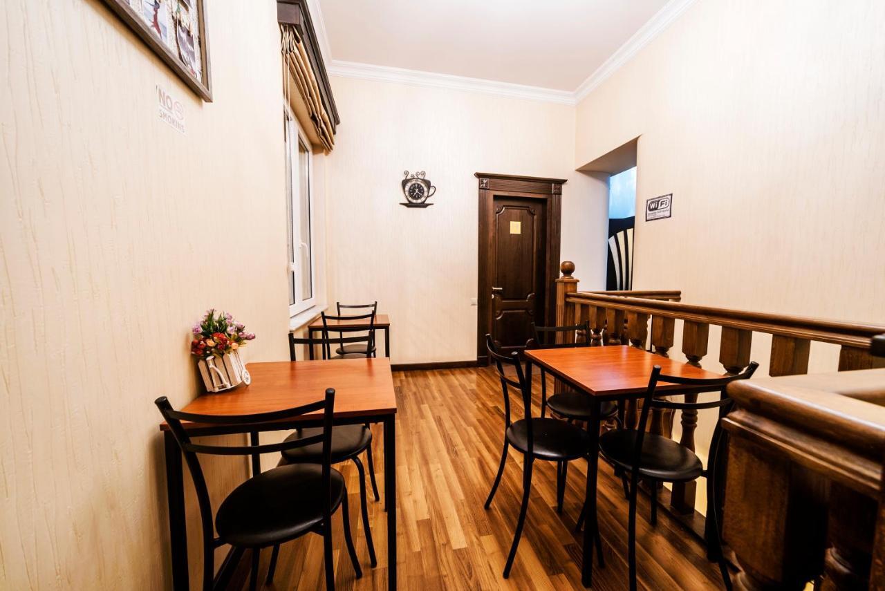 Cleopatra Palace Hostel Tbilissi Extérieur photo