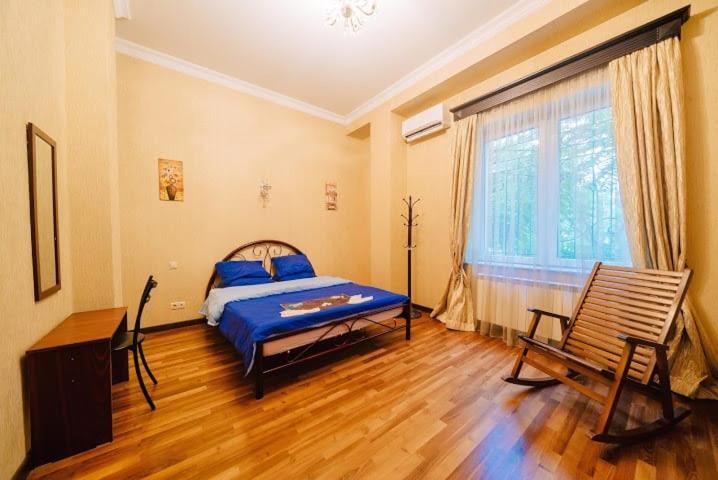 Cleopatra Palace Hostel Tbilissi Extérieur photo